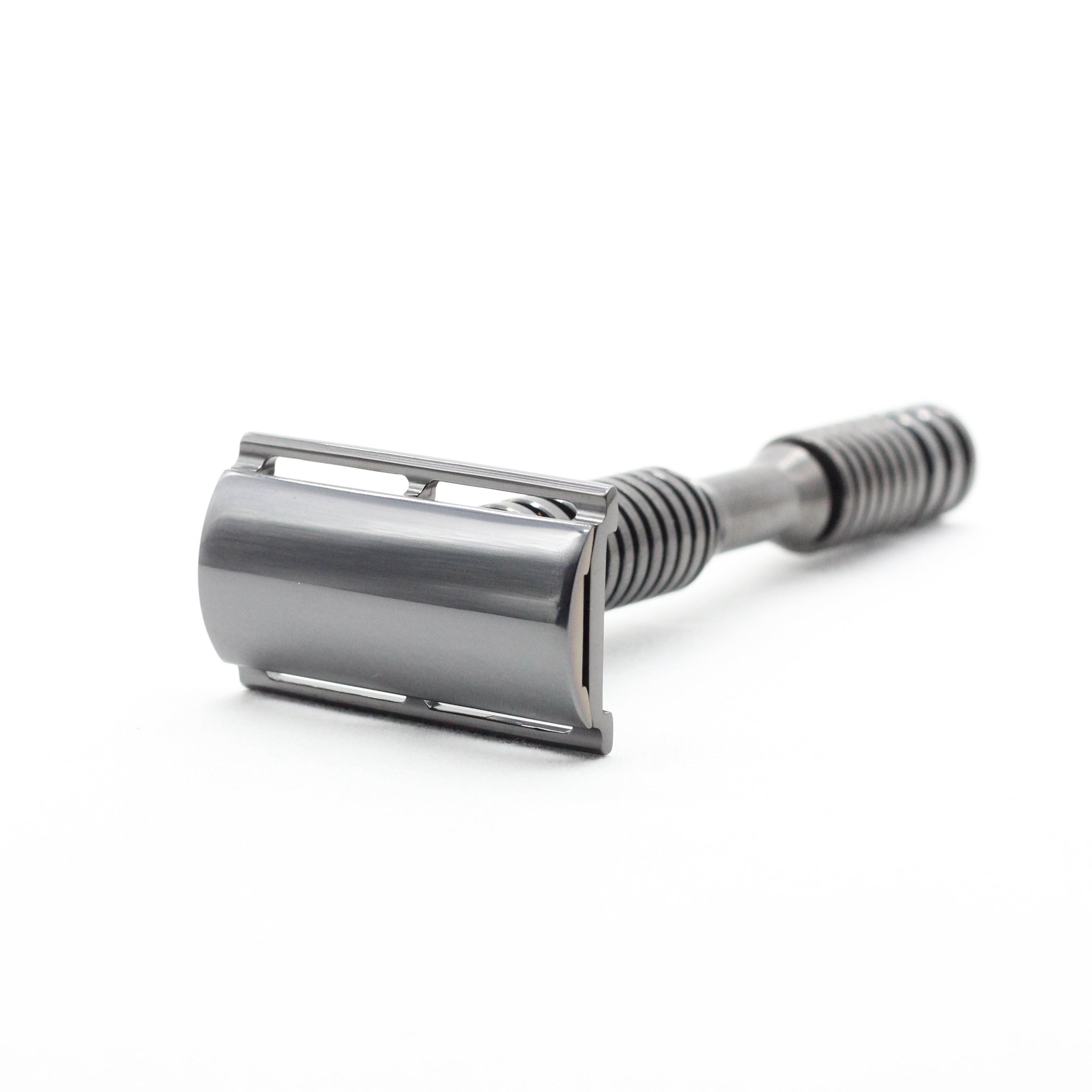 Black DLC coated safety razor