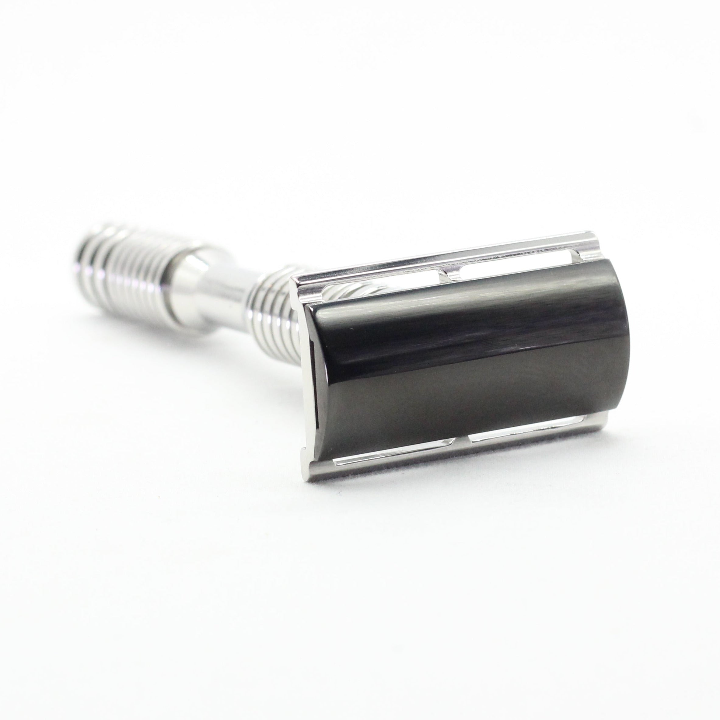 DLC Coated Cap Safety Razor - High gloss cap side vew