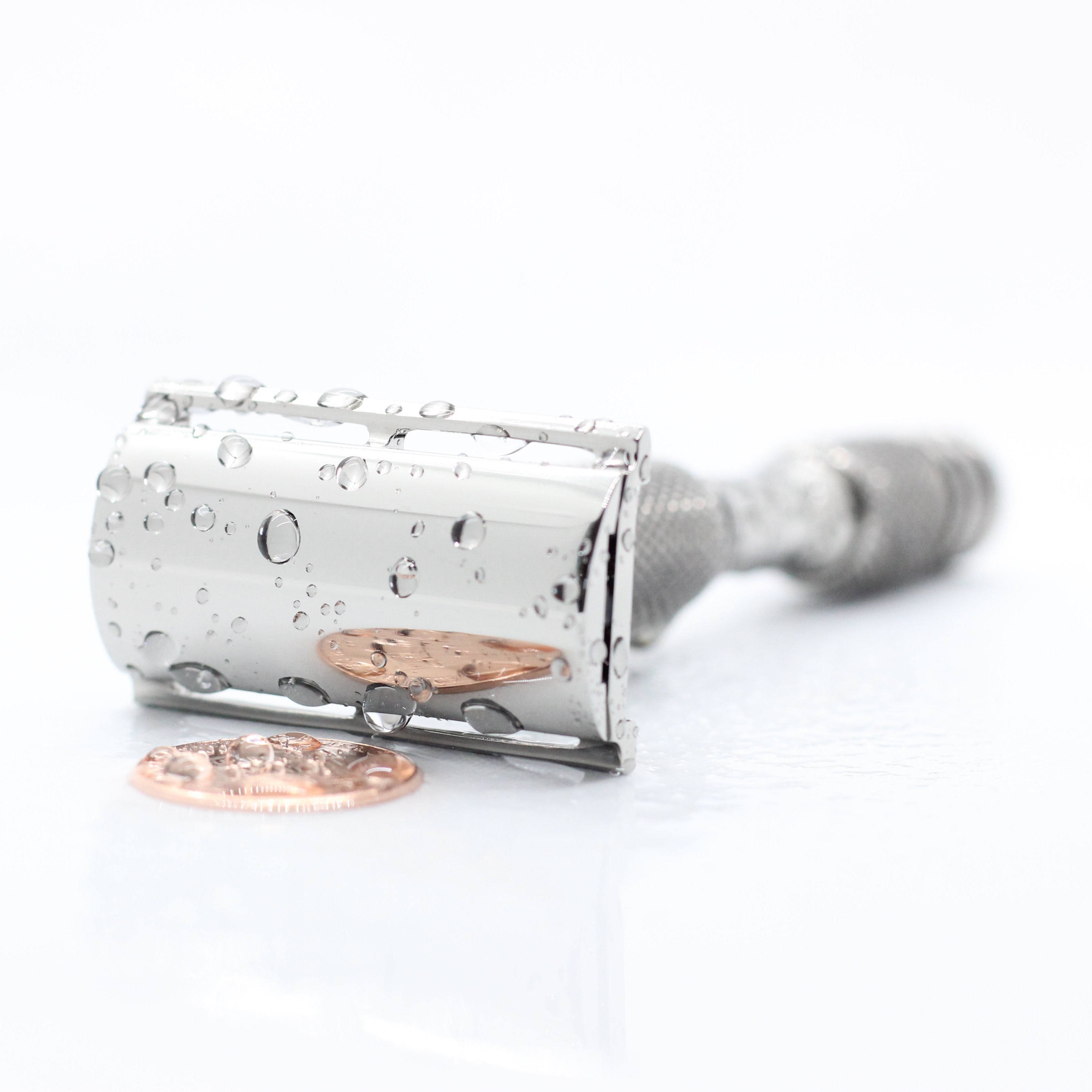 Mirror polished top cxap with penny, coin reflection - Polished Titanium single edge razor / double edge safety razor shaving - web plate / wet shaving