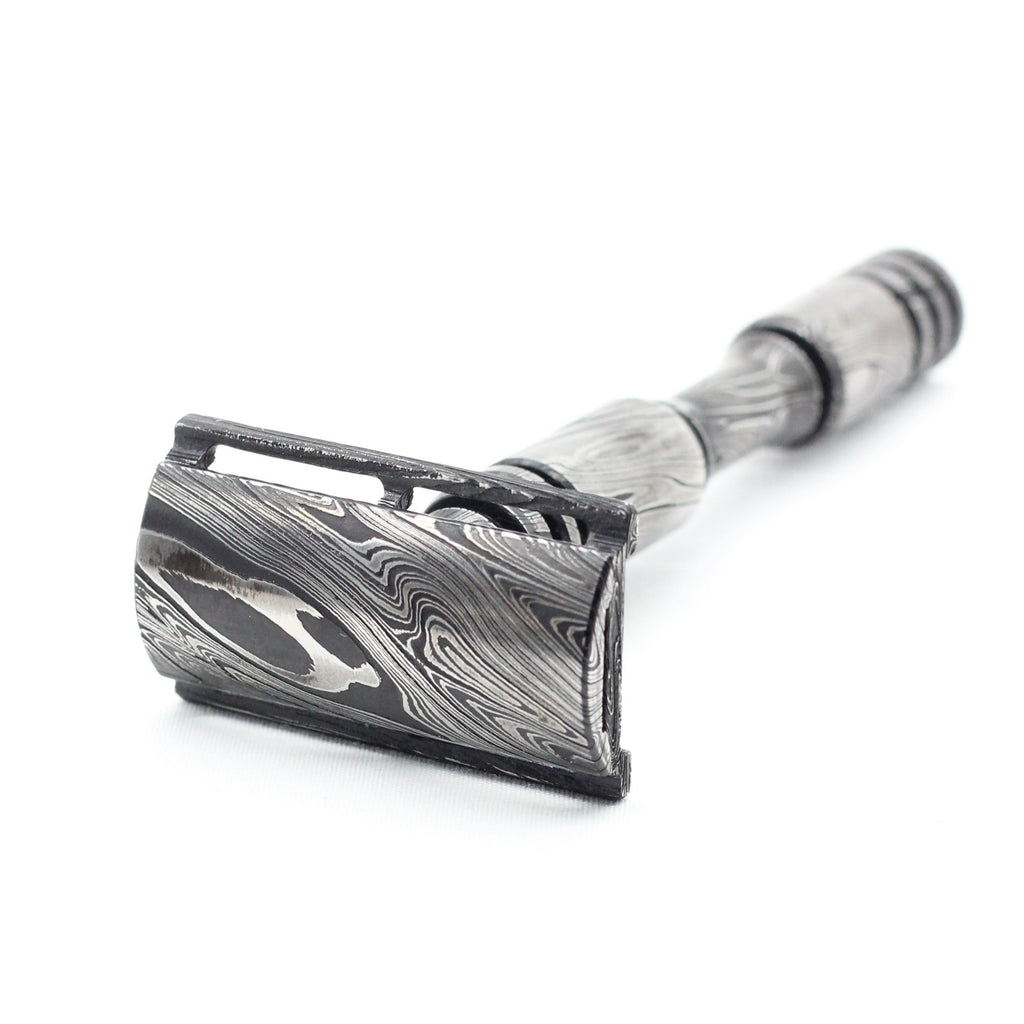 Custom: Cx-Stainless Damascus/DLC