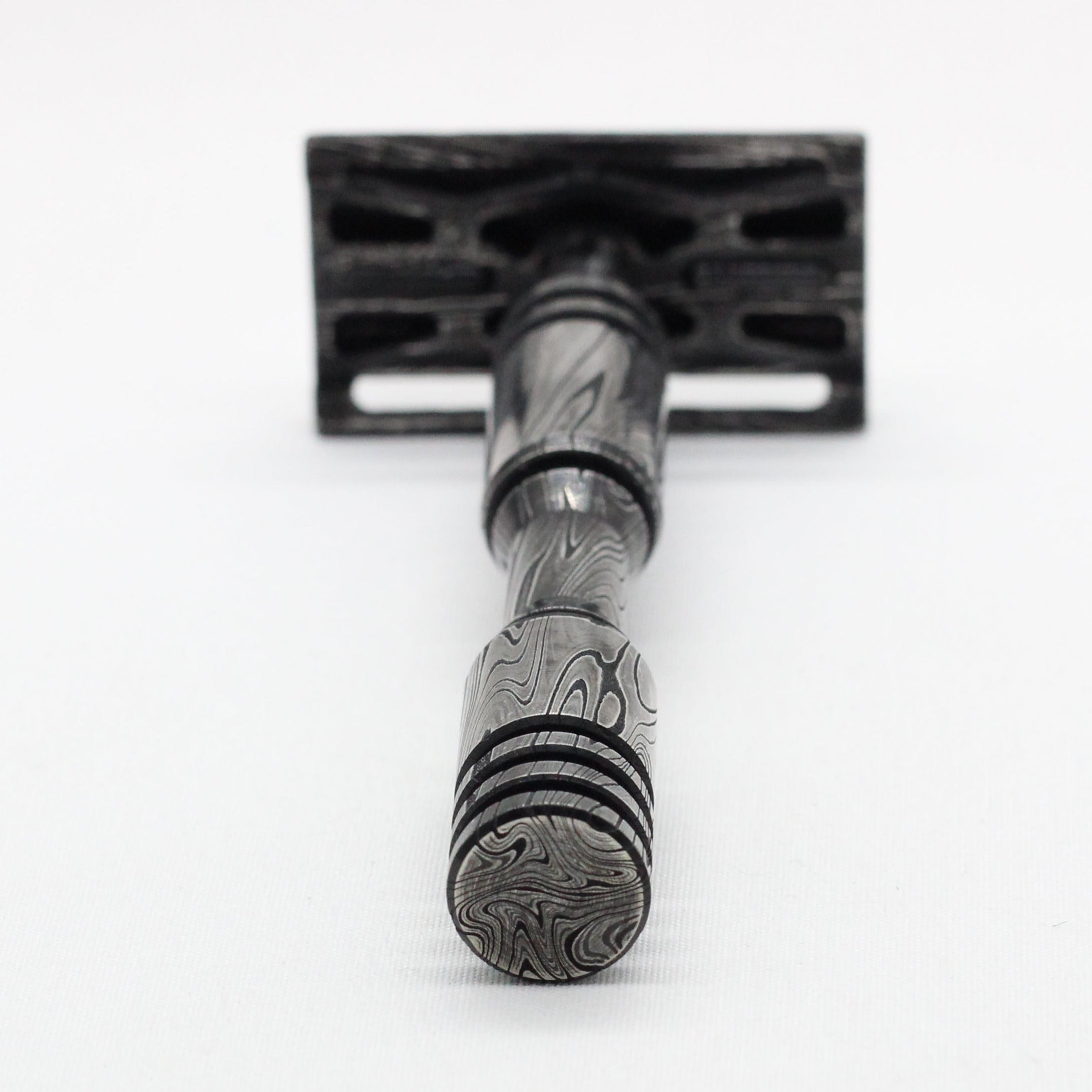 Custom: Cx-Stainless Damascus/DLC