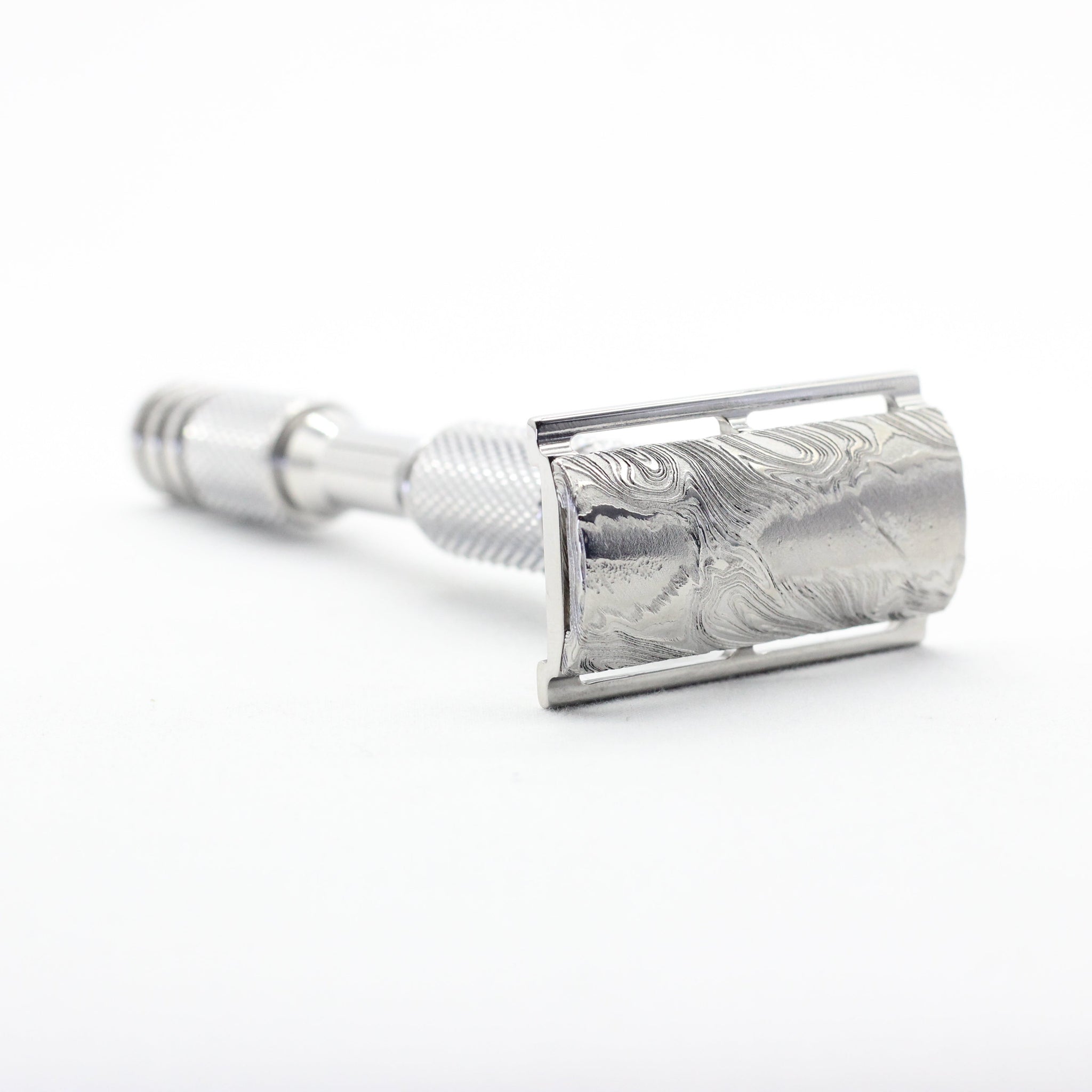 Damascus steel top cap for safety razor