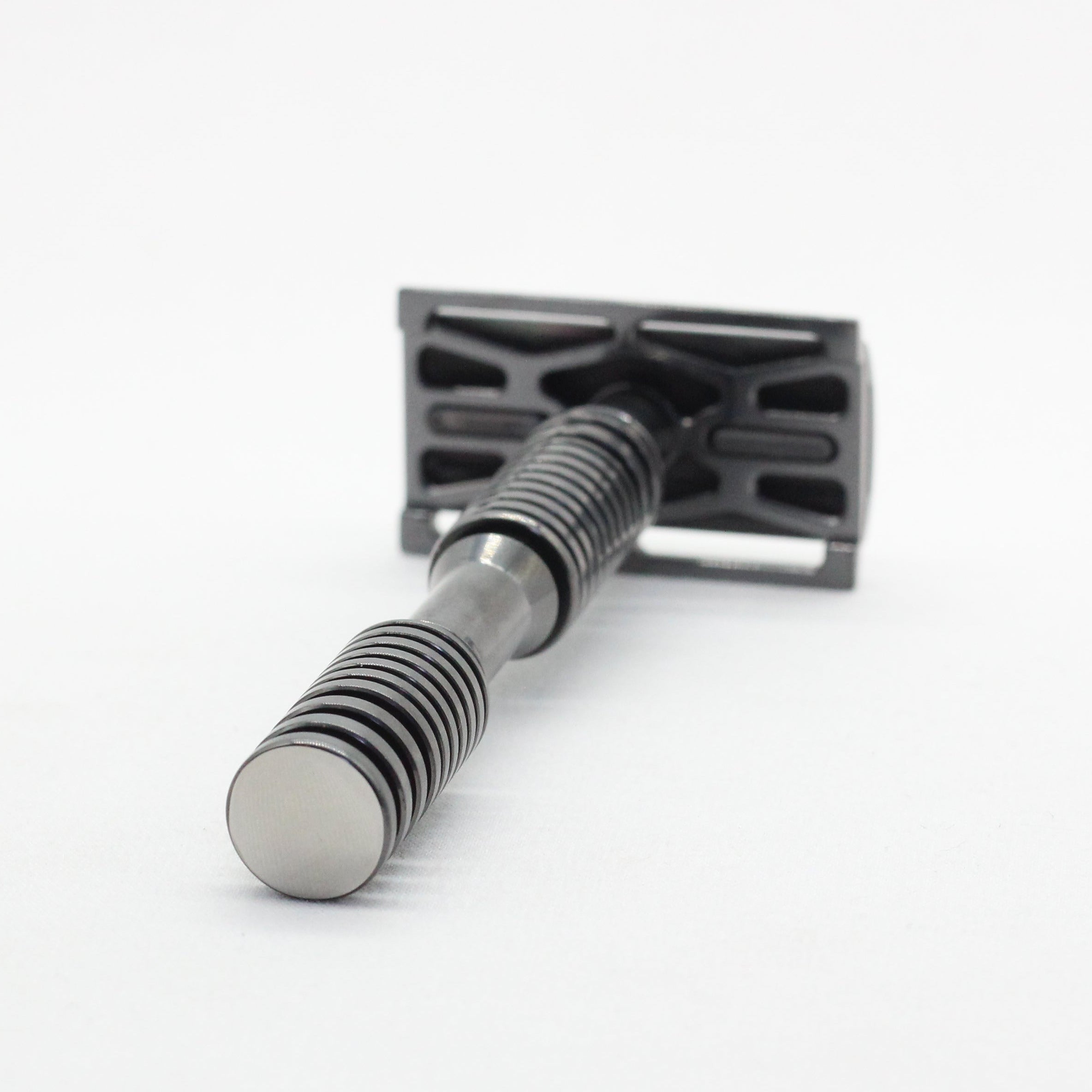 Luxury coated DLC safety razor - Diamond like carbon coating - smooth shave
