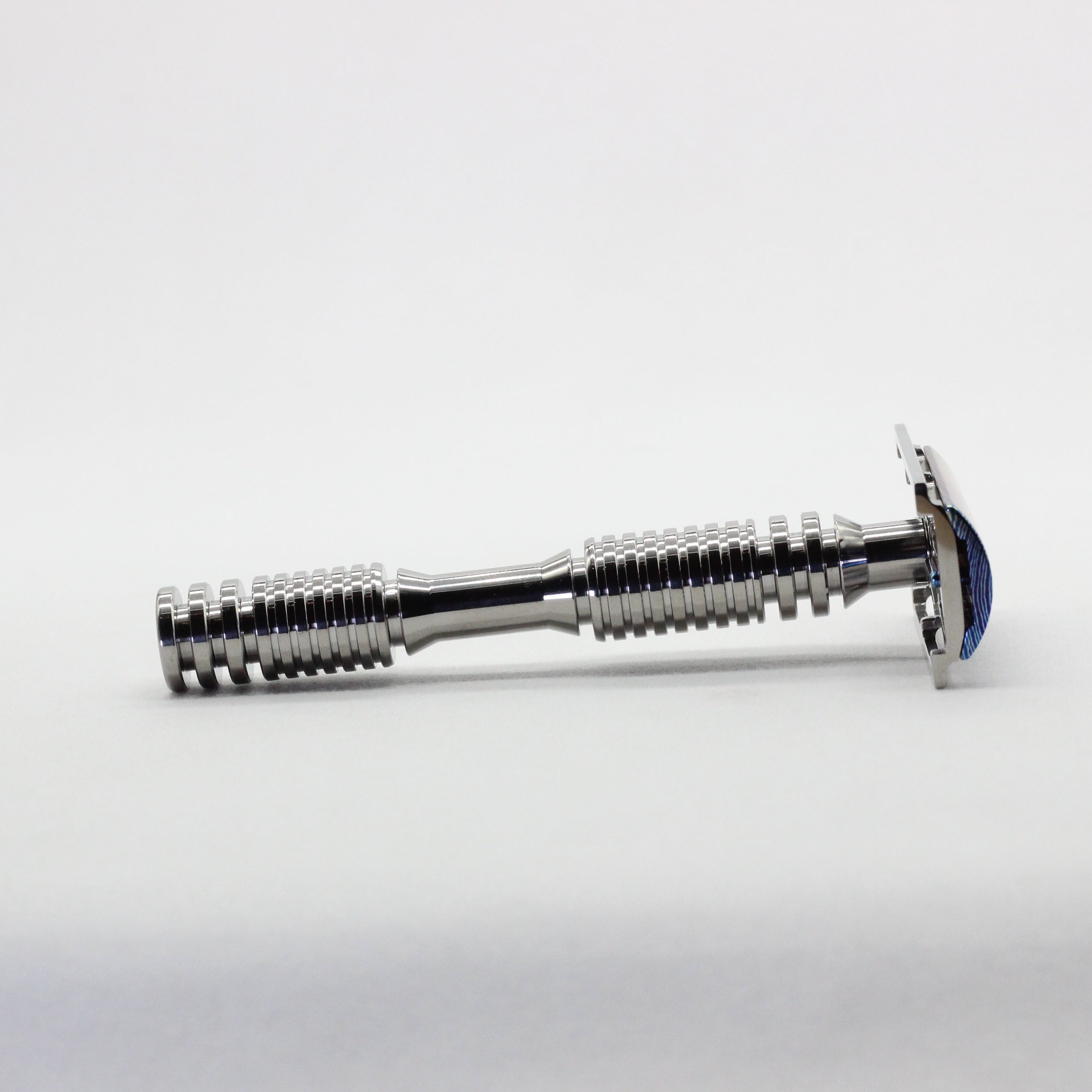 S1 handle close up underside view -  Limited edition safety razor - Titanium Damascus - S1 handle design cross view