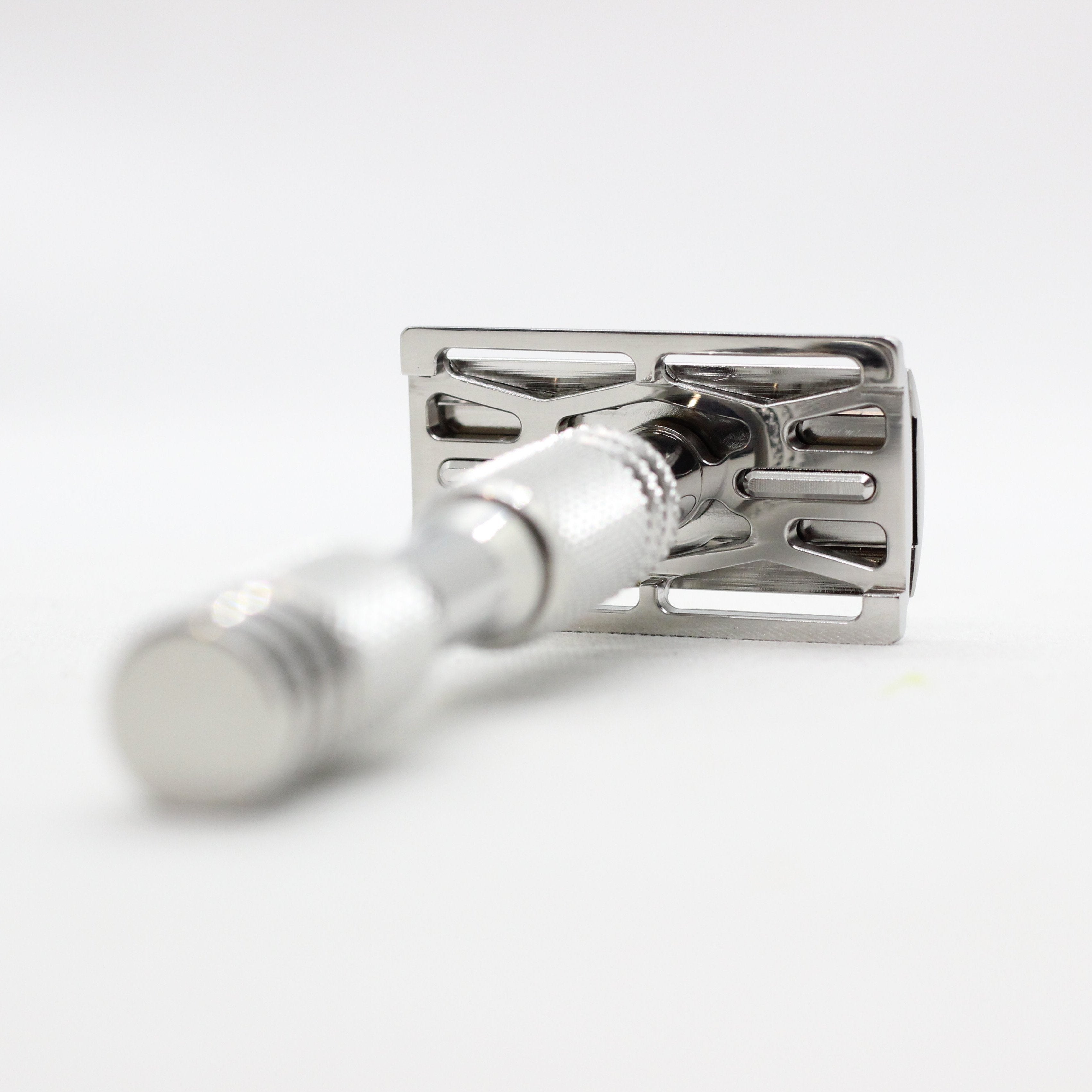 Side view of web plate - Stainless steel safety razor or shaver for traditional wetshaving. Irritation free, reduce razor burn and ingrown hairs caused by shaving - Carbon Fiber handle light weight