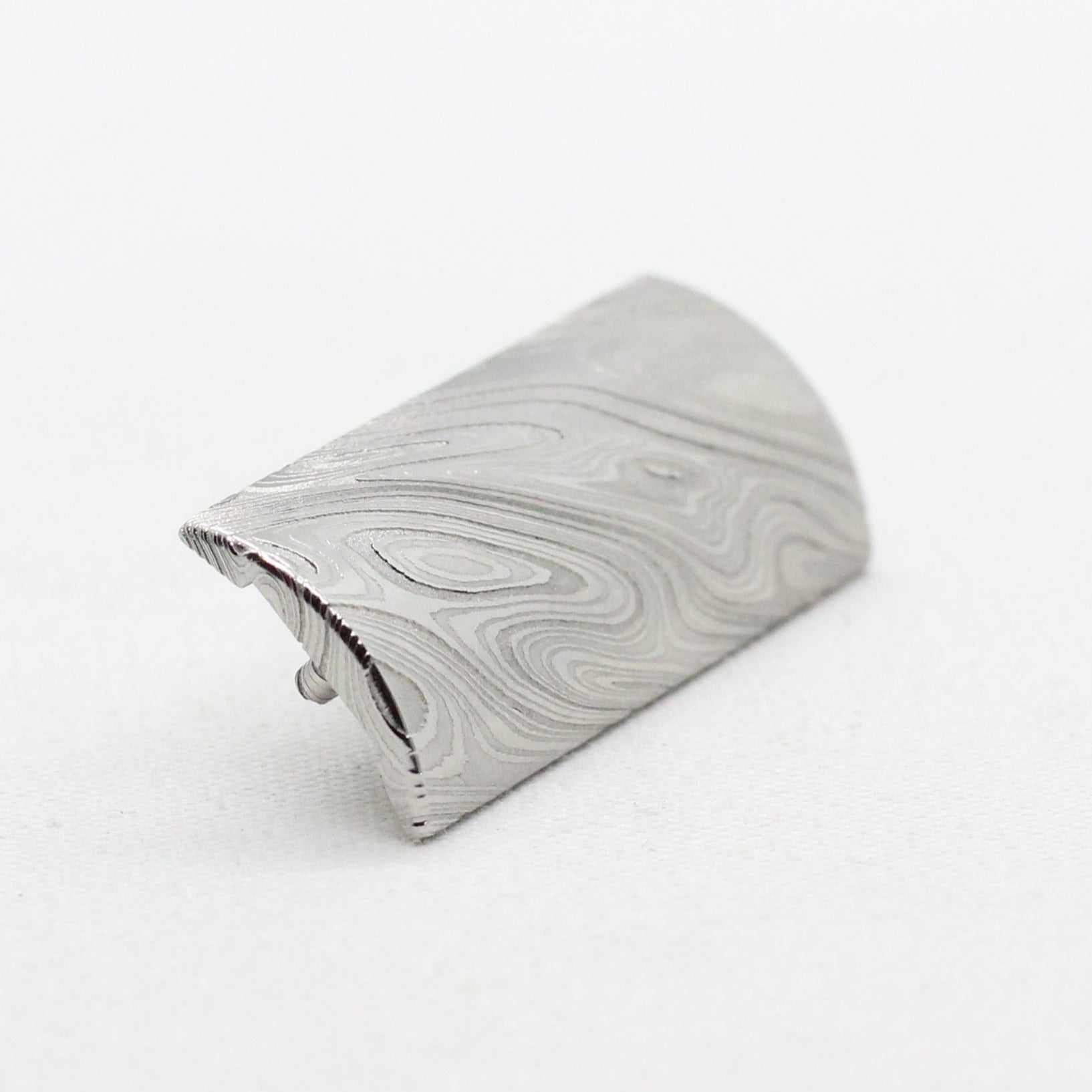 Top cap view - Stainless steel Damascus with twist pattern single edge razor a double edge safety razor for wet shaving polished grade 304 and 316 - custom forged in the USA - luxury high end safety razor to reduce ingrown hairs and irritation - for a smooth shave