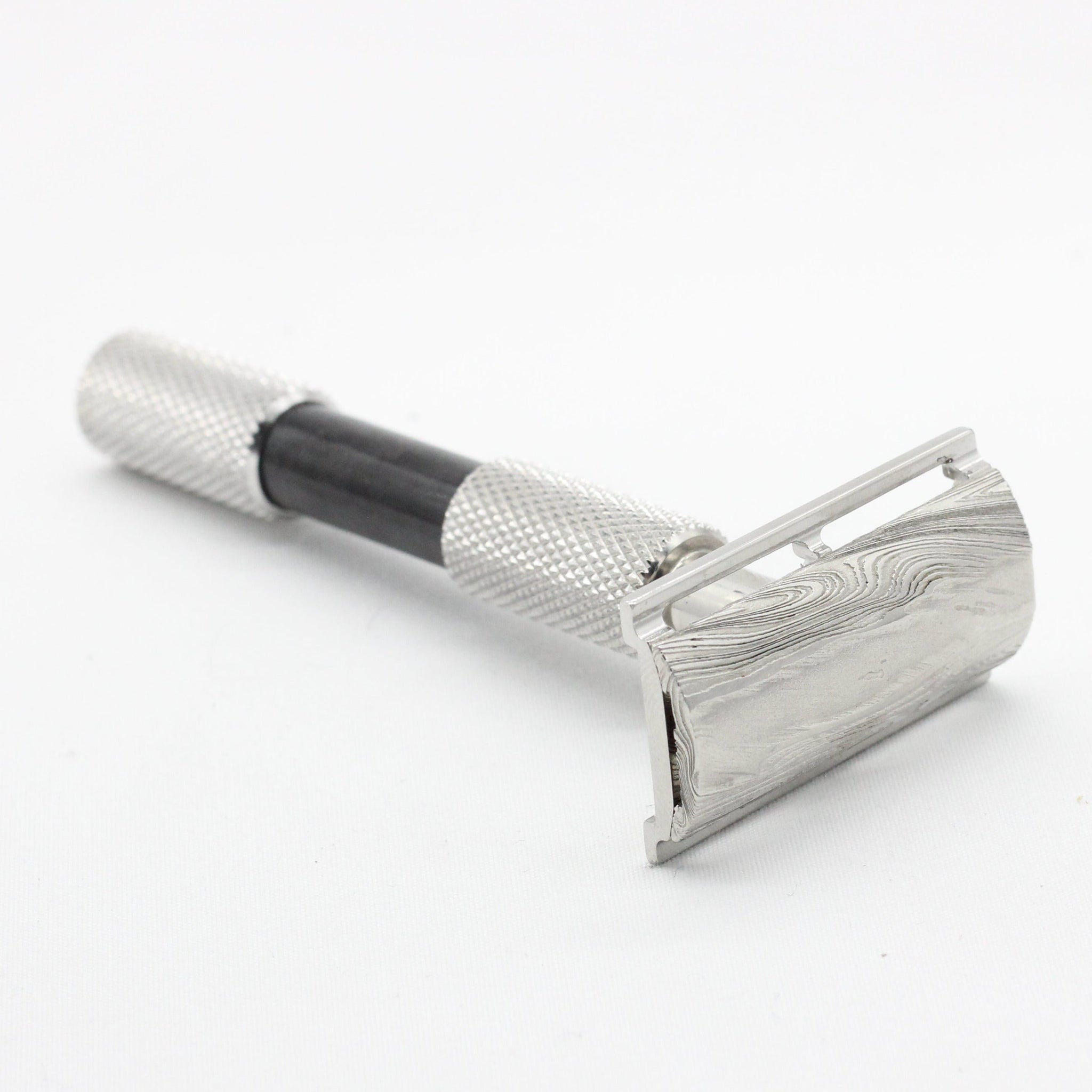 Stainless Damascus with twist pattern single edge razor a double edge safety razor for wet shaving polished grade 304 and 316 - For blade placement in shaving - Right side view